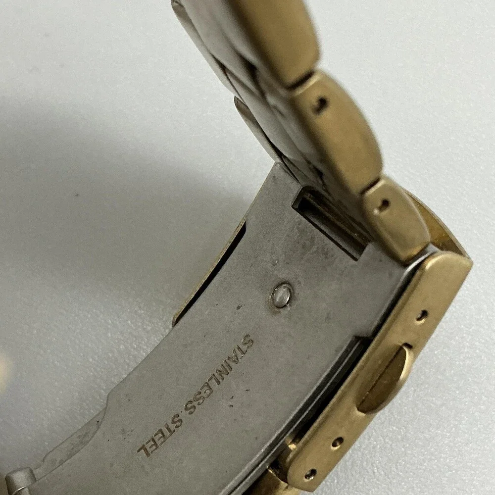 Guess Waterpro Womens Watch 39mm Champagne Dial Gold Tone New Battery 6.25